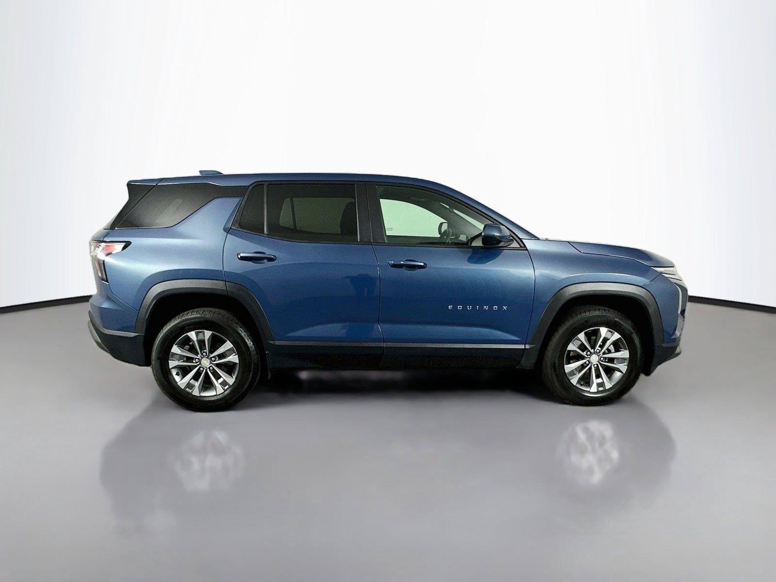 Used 2026 Chevrolet Equinox LT AWD/4WD image 17