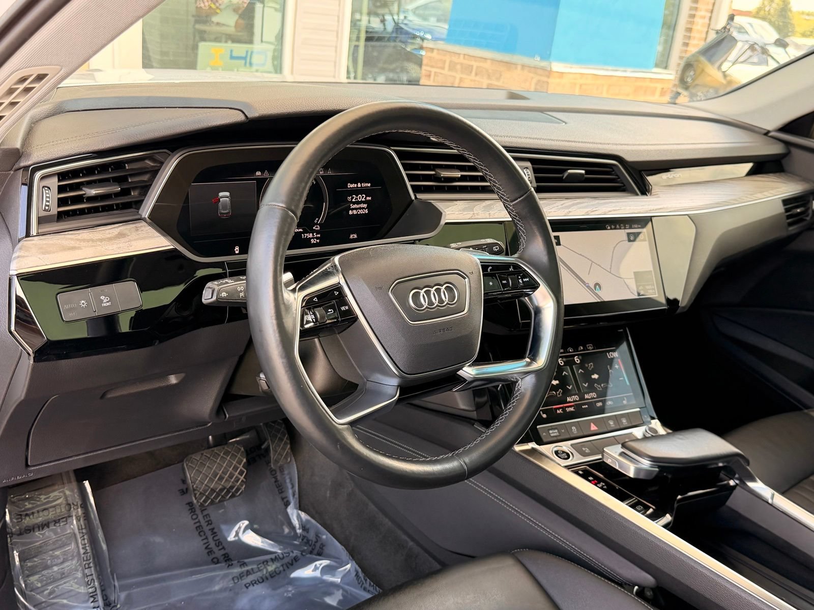 Used 2022 Audi e-tron Premium w/ Towing Package AWD/4WD image 22