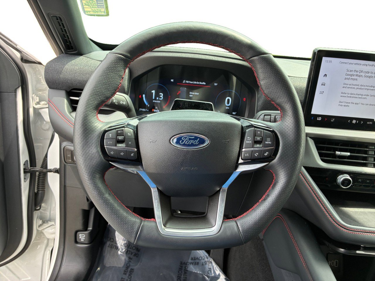 Used 2025 Ford Explorer ST-Line w/ ST-Line Street Pack AWD/4WD image 14
