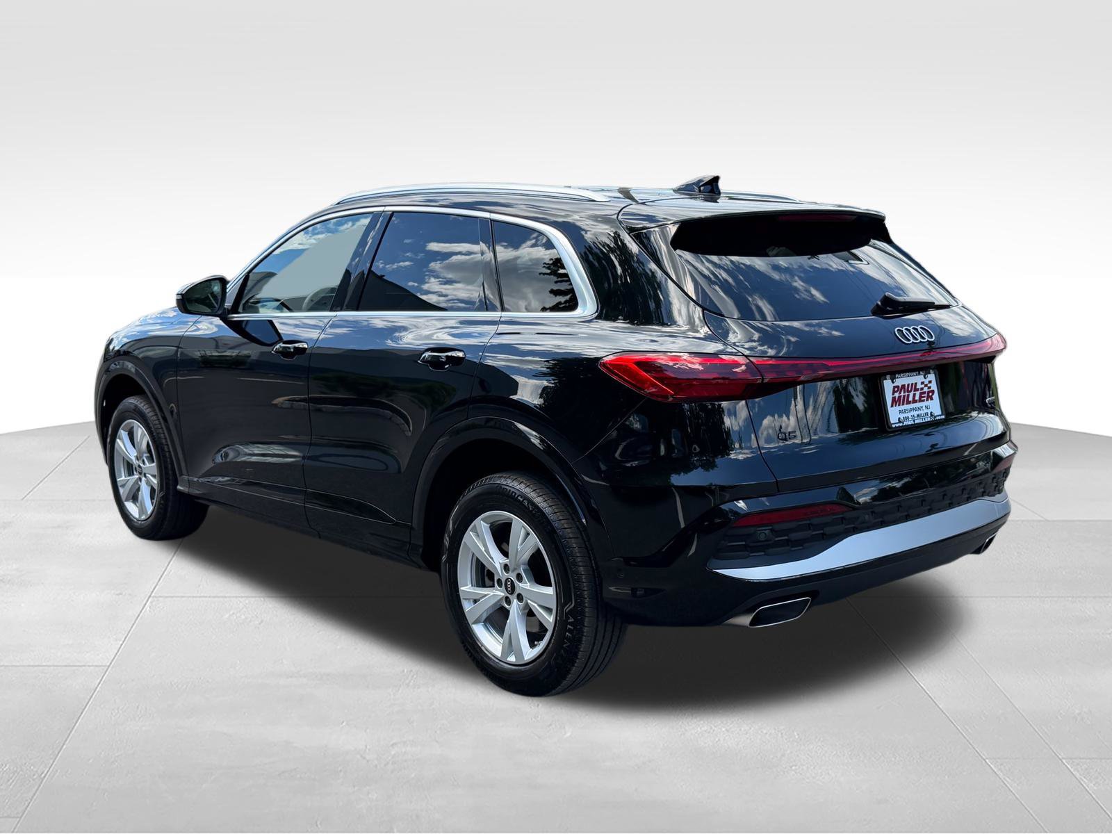 Used 2025 Audi Q5 Premium w/ Convenience Package AWD/4WD image 5