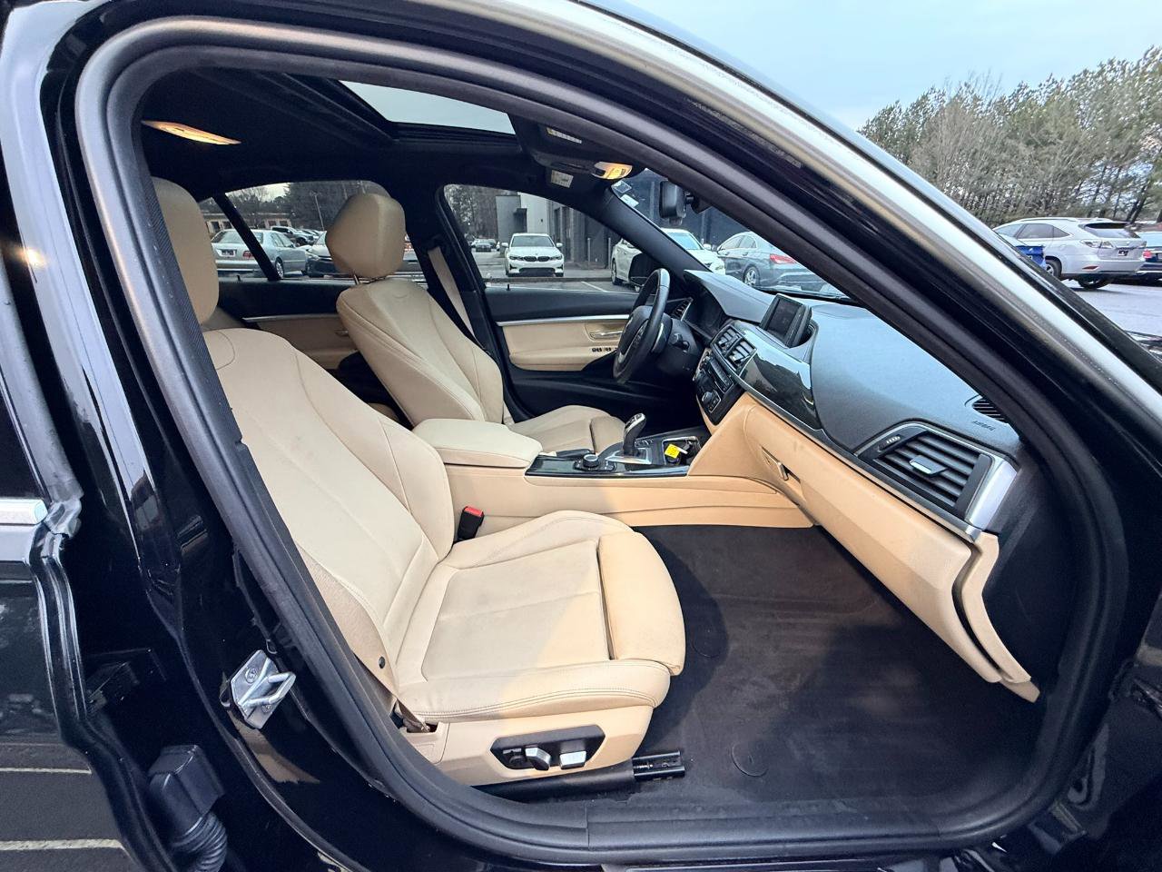 Used 2018 BMW 330i Sedan w/ Convenience Package RWD image 15