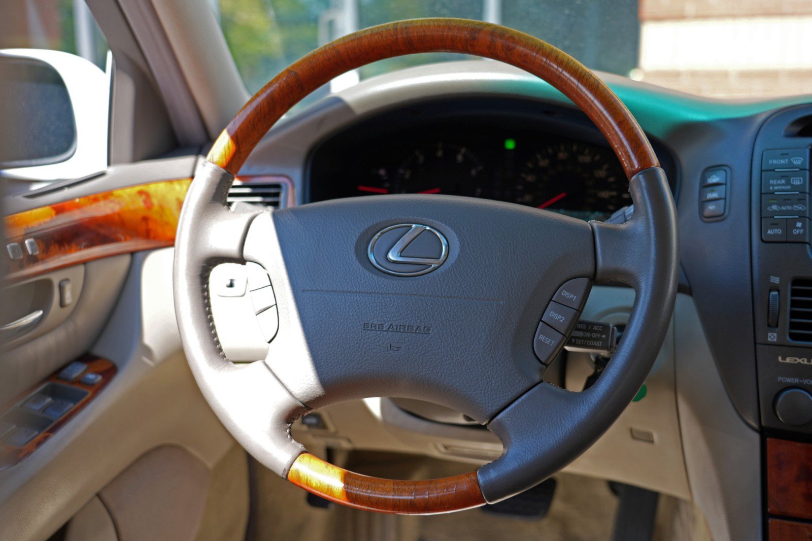Used 2002 Lexus LS 430 w/ Navigation/Mark Levinson Pkg RWD image 20