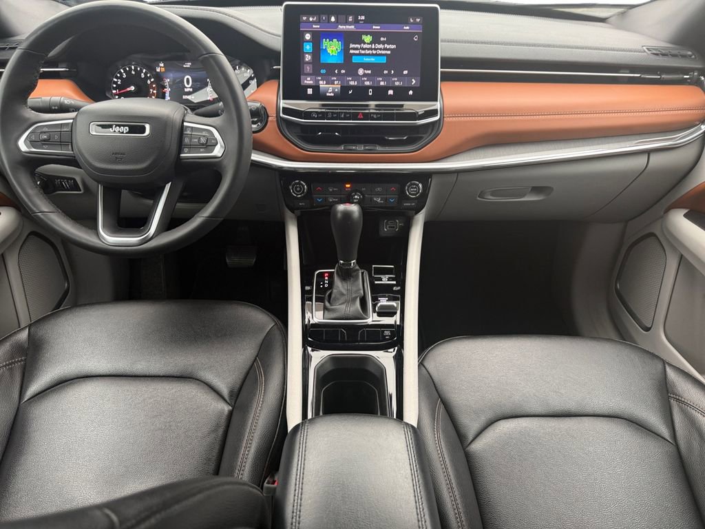 Used 2024 Jeep Compass Limited image 10