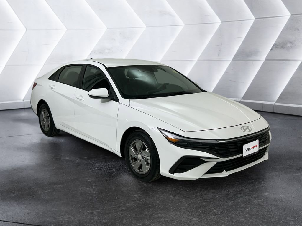 Used 2025 Hyundai Elantra SE