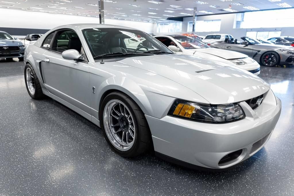 Used 2004 Ford Mustang Cobra RWD image 3