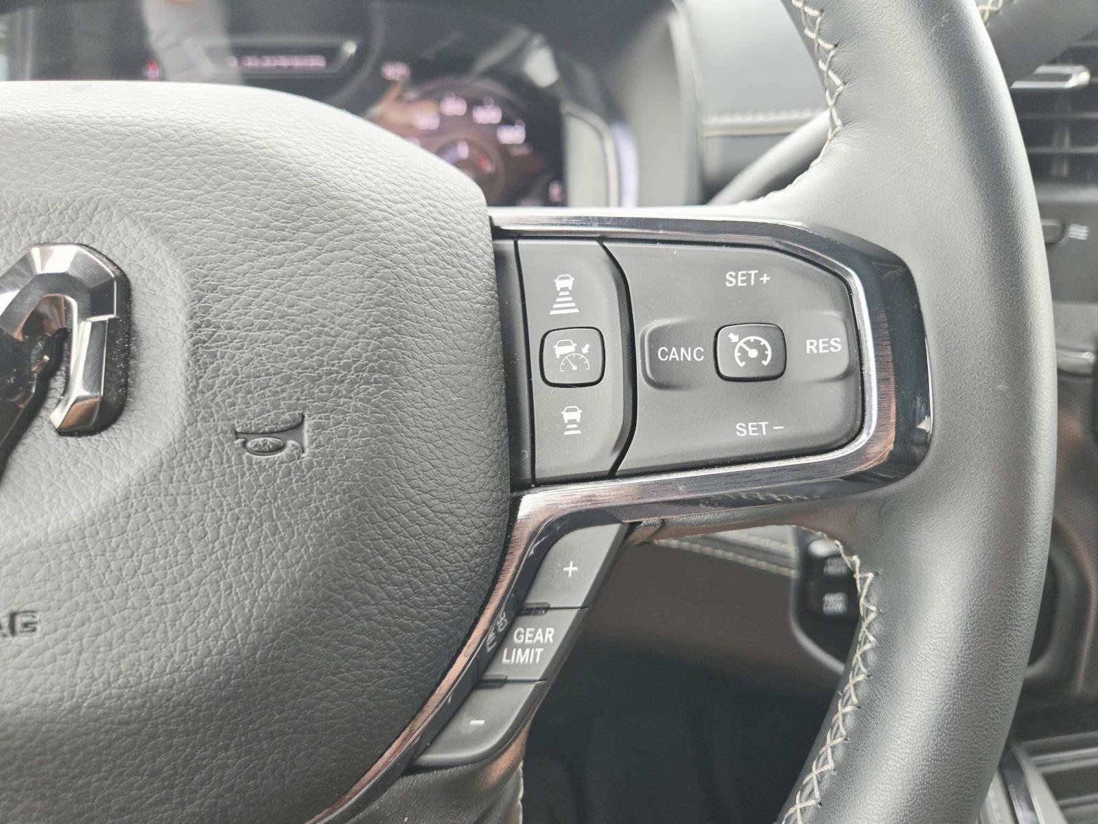 Used 2024 RAM 2500 Limited AWD/4WD image 27