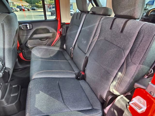 Used 2025 Jeep Wrangler Unlimited Sahara AWD/4WD image 20