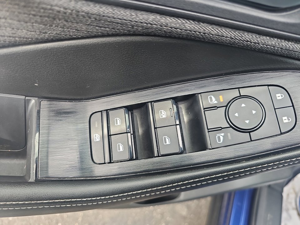 Used 2023 Nissan Rogue SV image 36