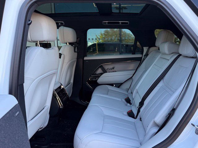 Certified 2026 Land Rover Range Rover Sport SE AWD/4WD image 32