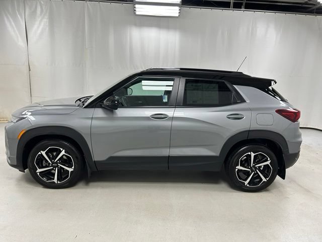 Used 2023 Chevrolet TrailBlazer RS w/ Sun and Liftgate Package FWD image 8