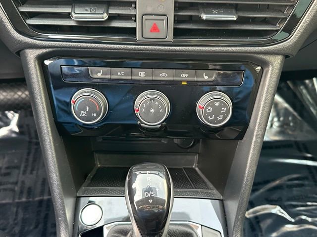 Certified 2023 Volkswagen Taos SE w/ Panoramic Sunroof Package image 35