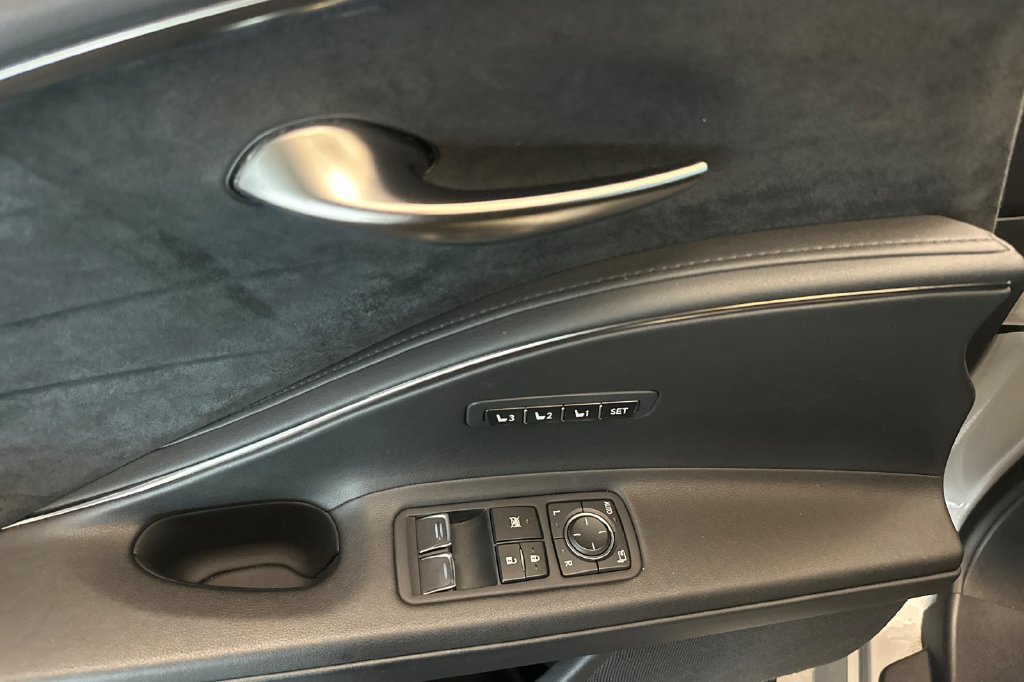 Used 2018 Lexus LC 500 Coupe RWD image 11