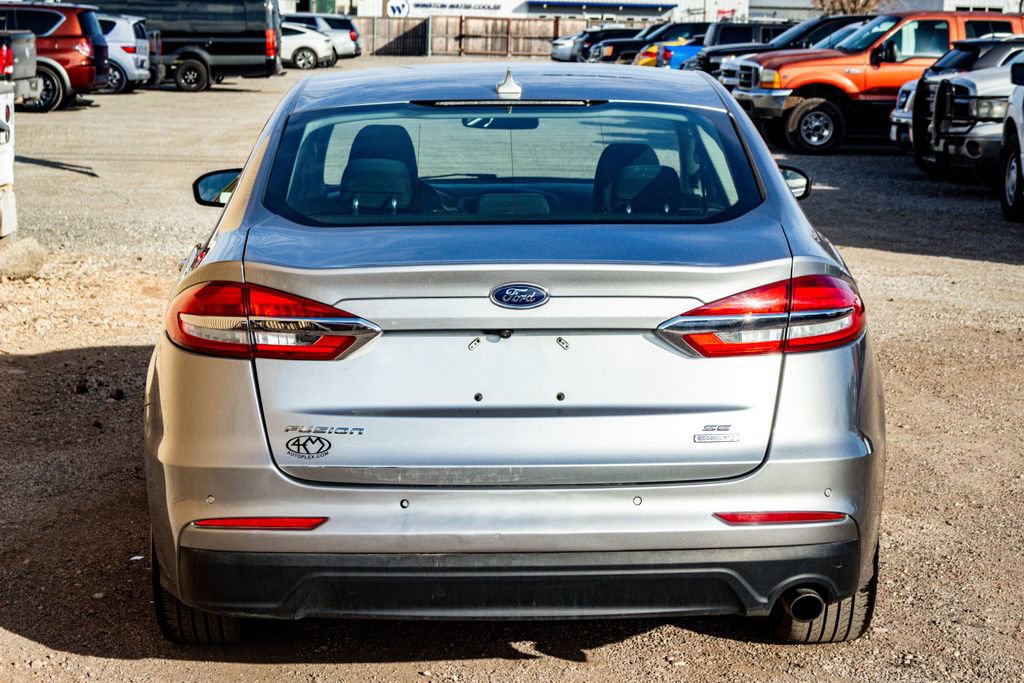 Used 2020 Ford Fusion SE image 4