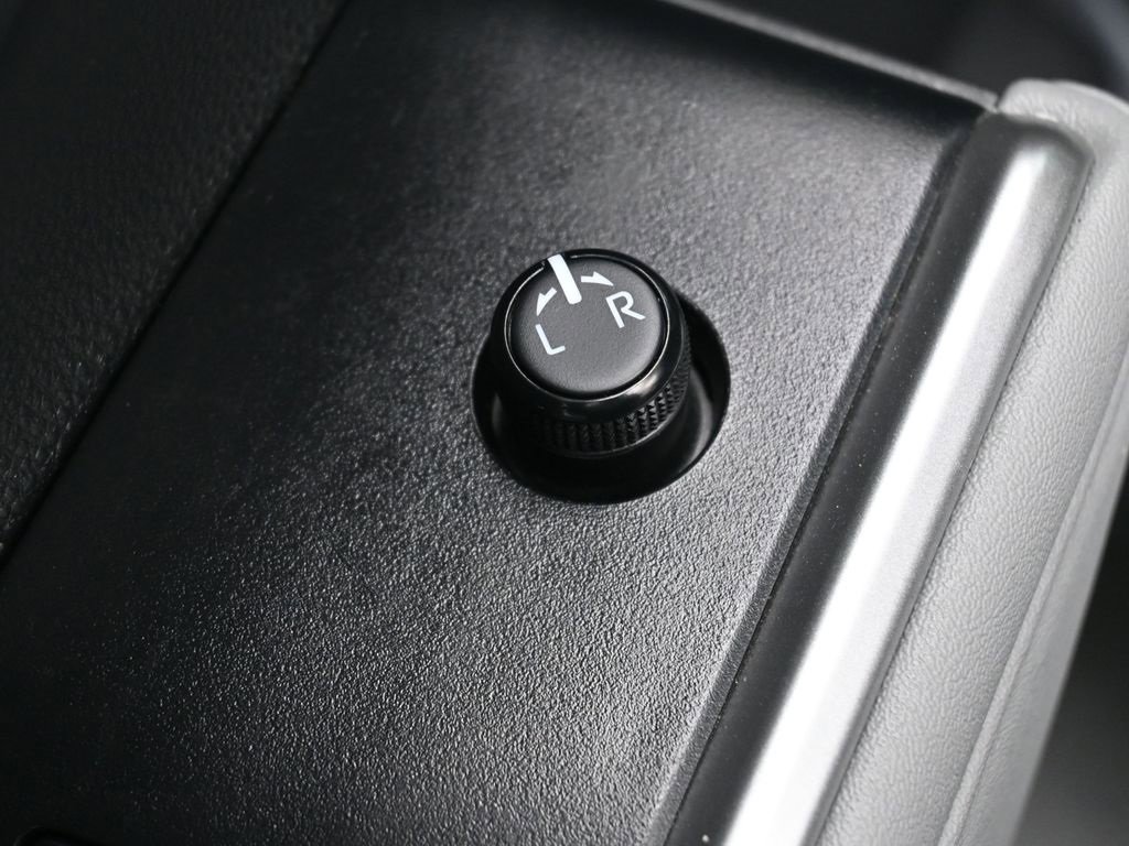 Used 2023 Toyota Highlander XLE image 12