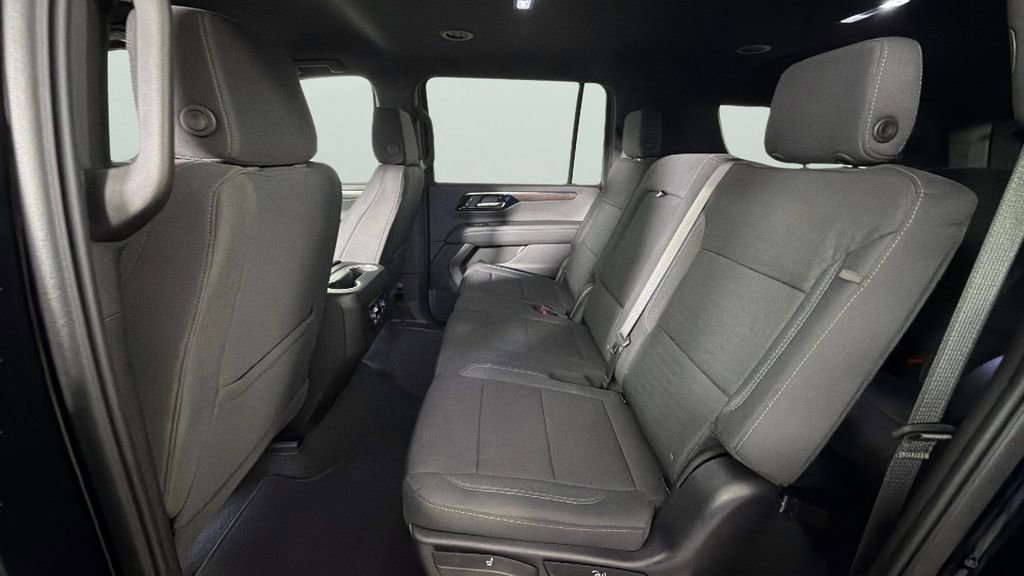 Certified 2025 Chevrolet Suburban LS RWD image 27