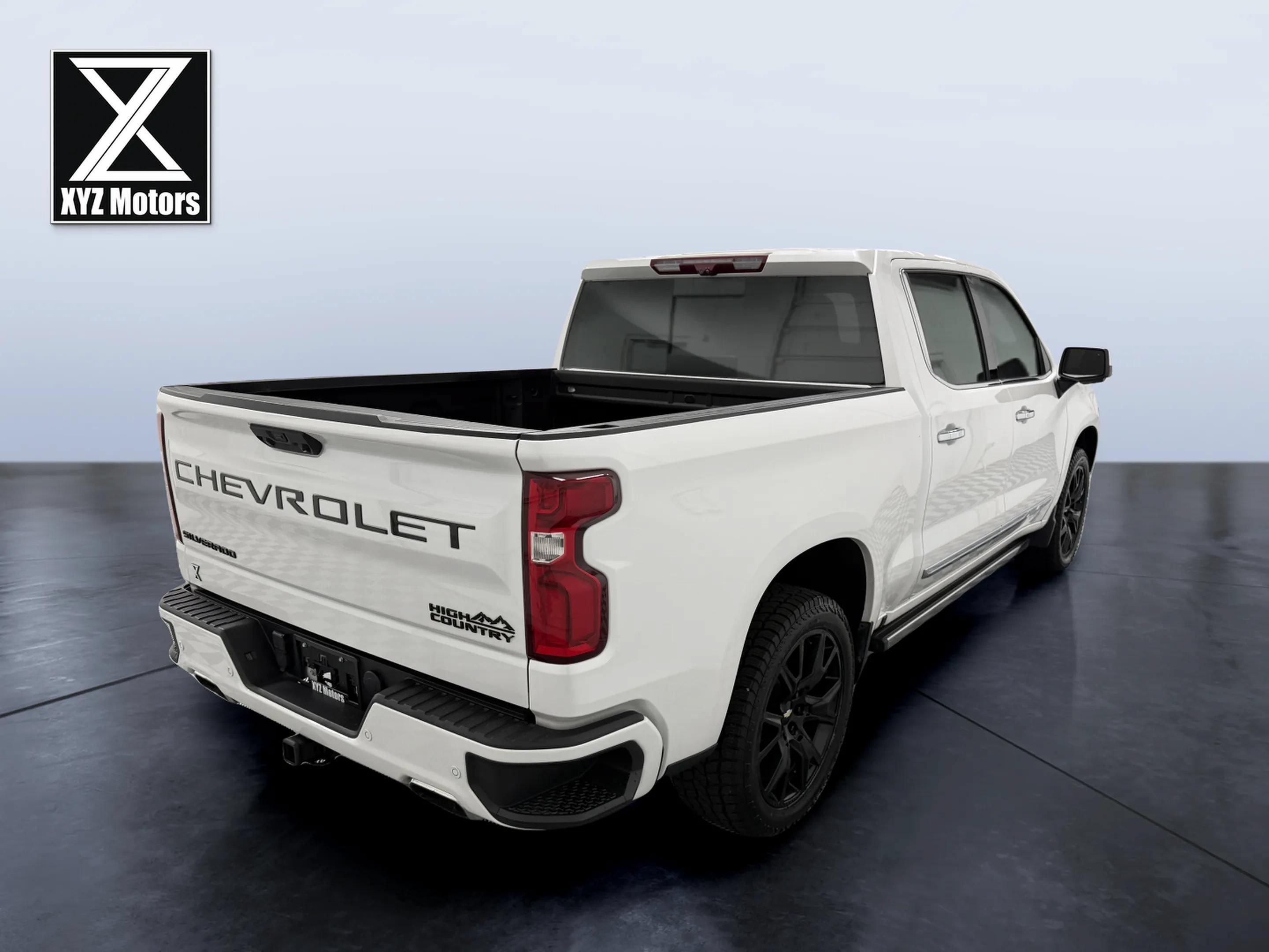 Used 2023 Chevrolet Silverado 1500 High Country w/ Technology Package AWD/4WD image 6
