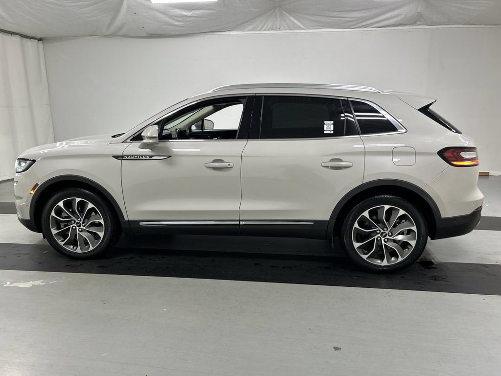 Used 2023 Lincoln Nautilus Reserve w/ Equipment Group 201A AWD/4WD image 6