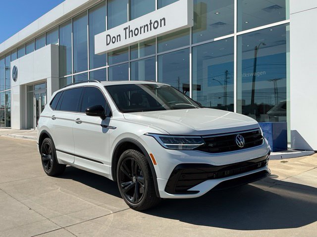 Certified 2023 Volkswagen Tiguan SE R-Line AWD/4WD image 1