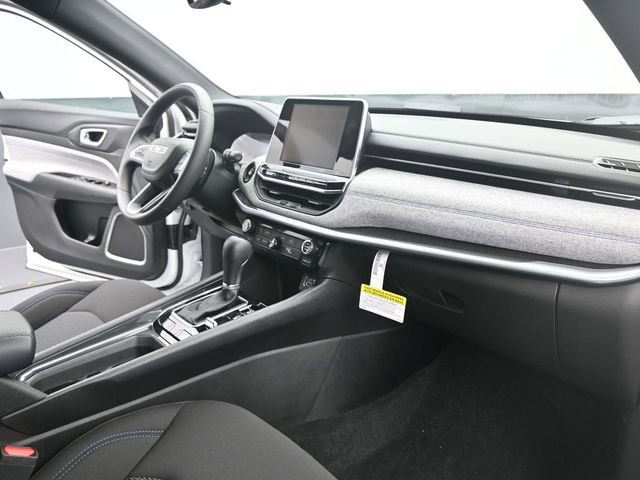 Used 2025 Jeep Compass Sport w/ Mopar Graphics Package AWD/4WD image 12