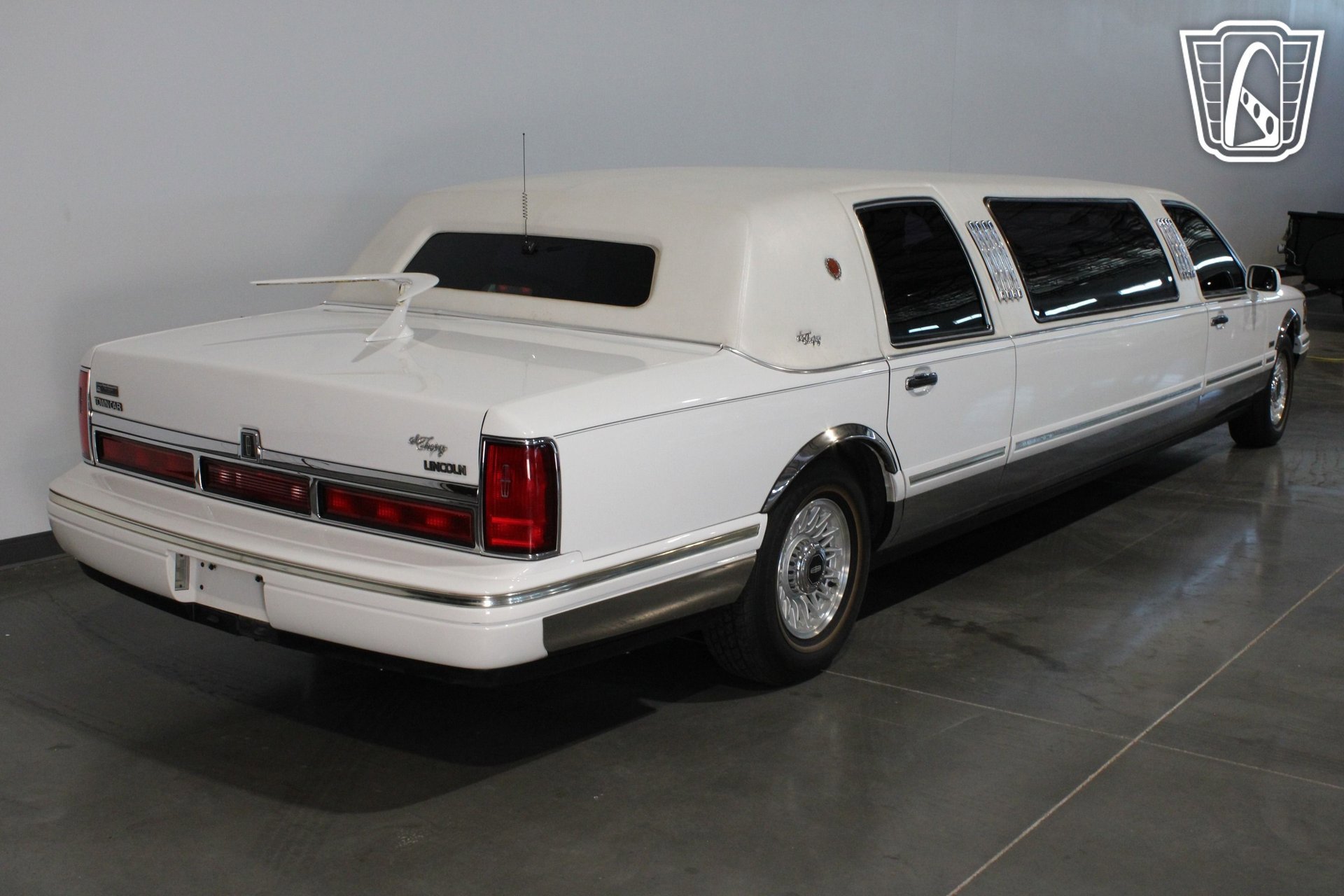 Used 1996 Lincoln Town Car Executive image 16