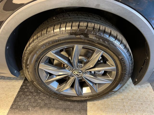 Certified 2022 Volkswagen Tiguan SE FWD image 10