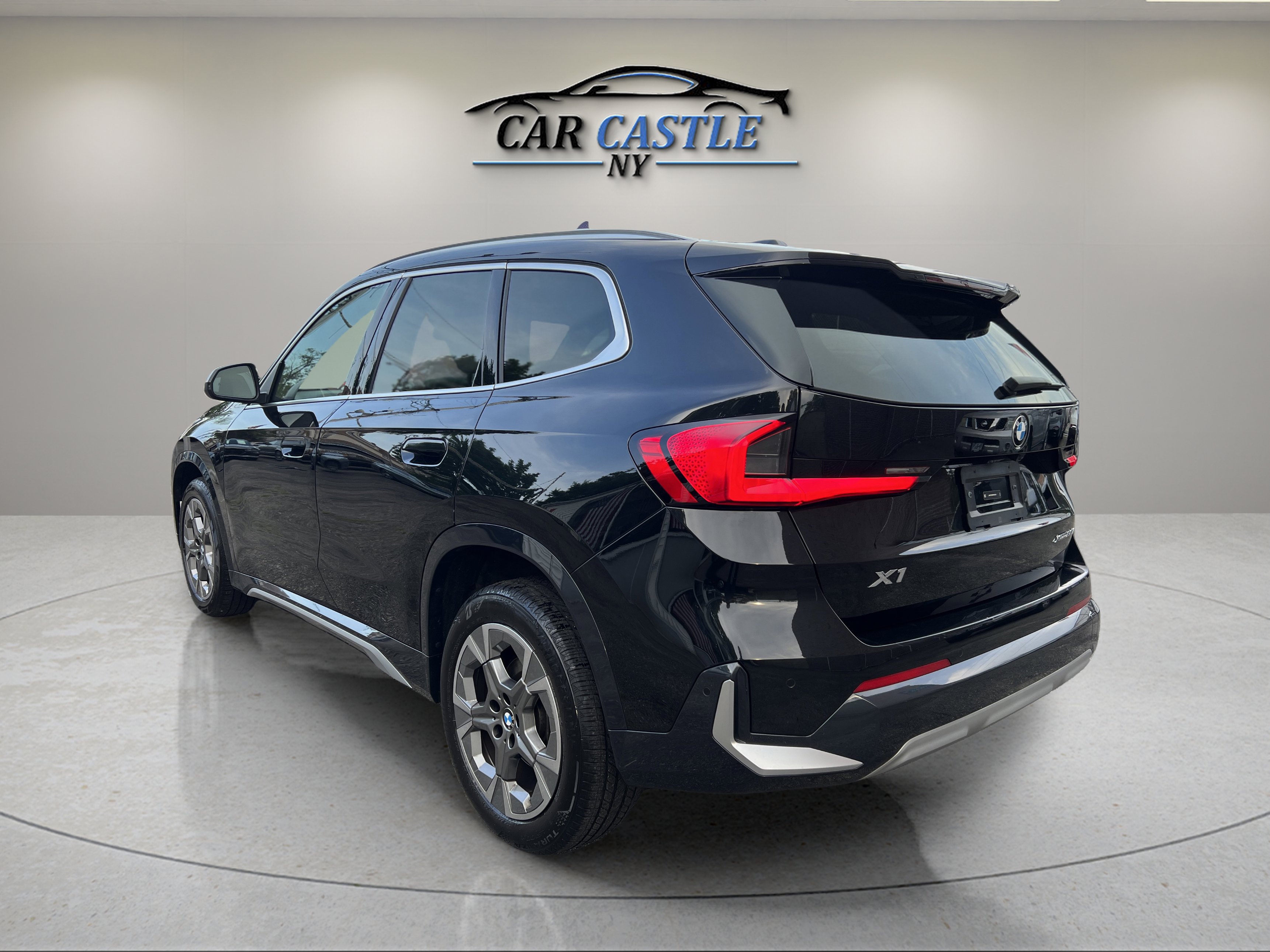 Used 2024 BMW X1 xDrive28i image 10