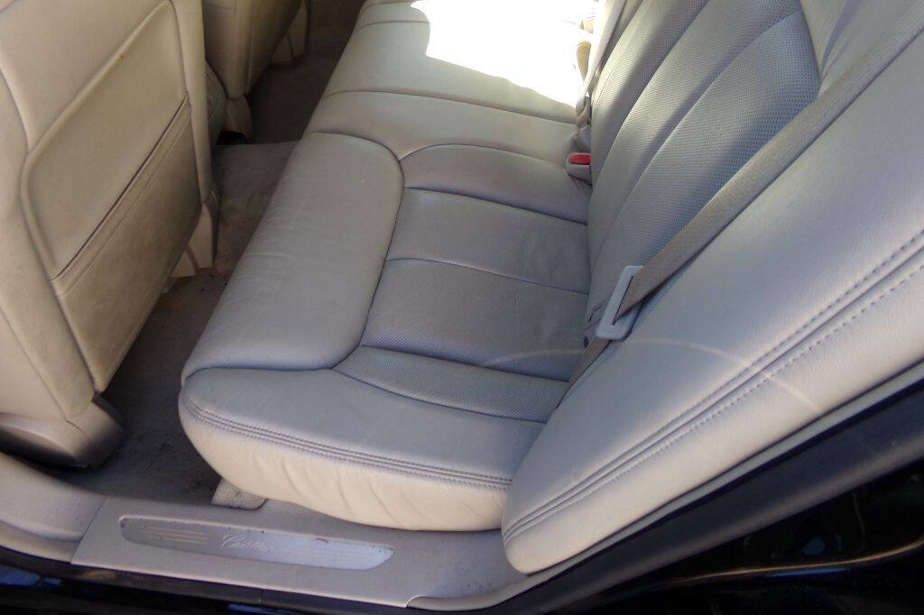 Used 2010 Cadillac DTS Premium w/ Driver Awareness Package FWD image 9