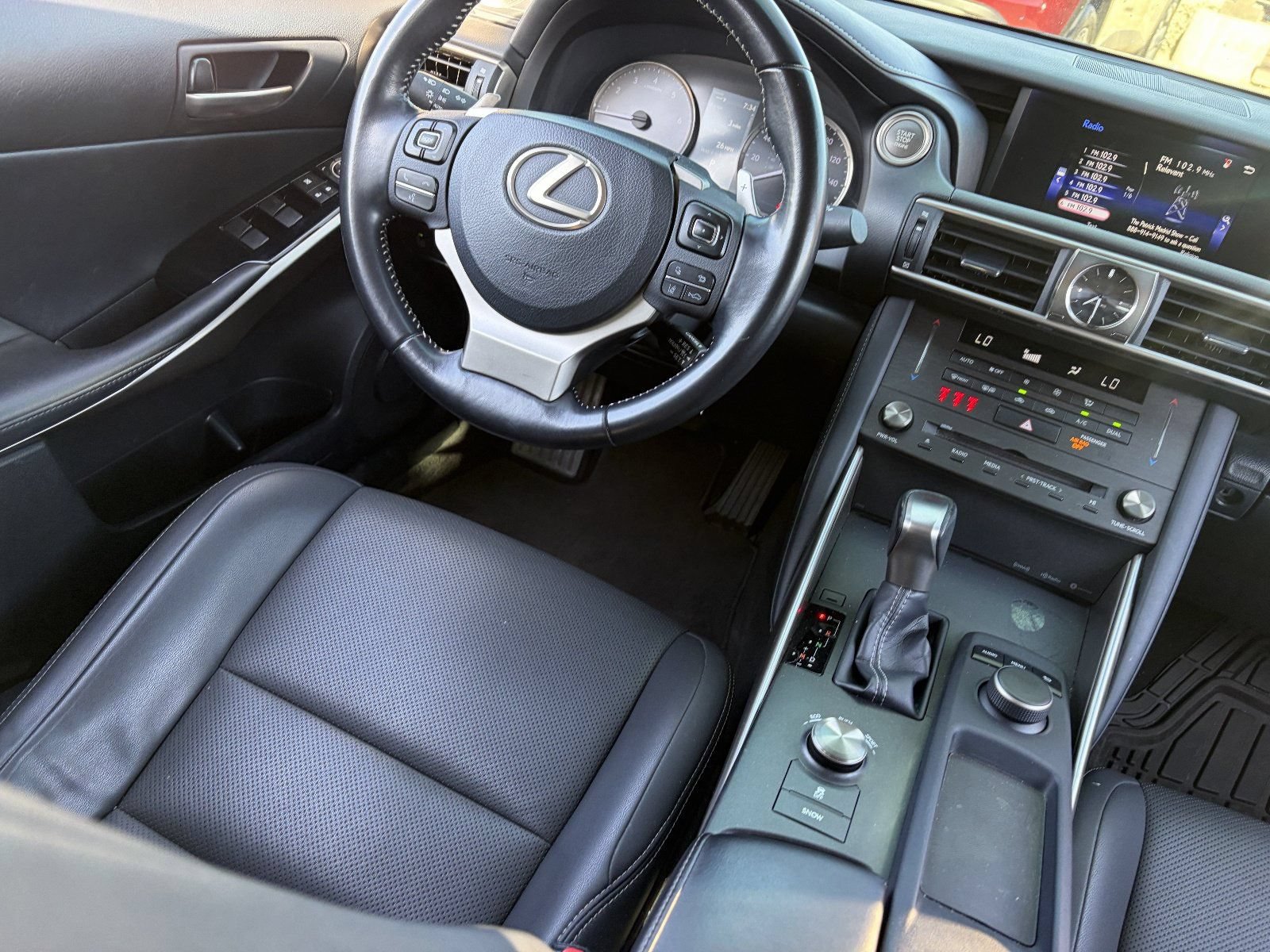 Used 2020 Lexus IS 300 RWD image 15