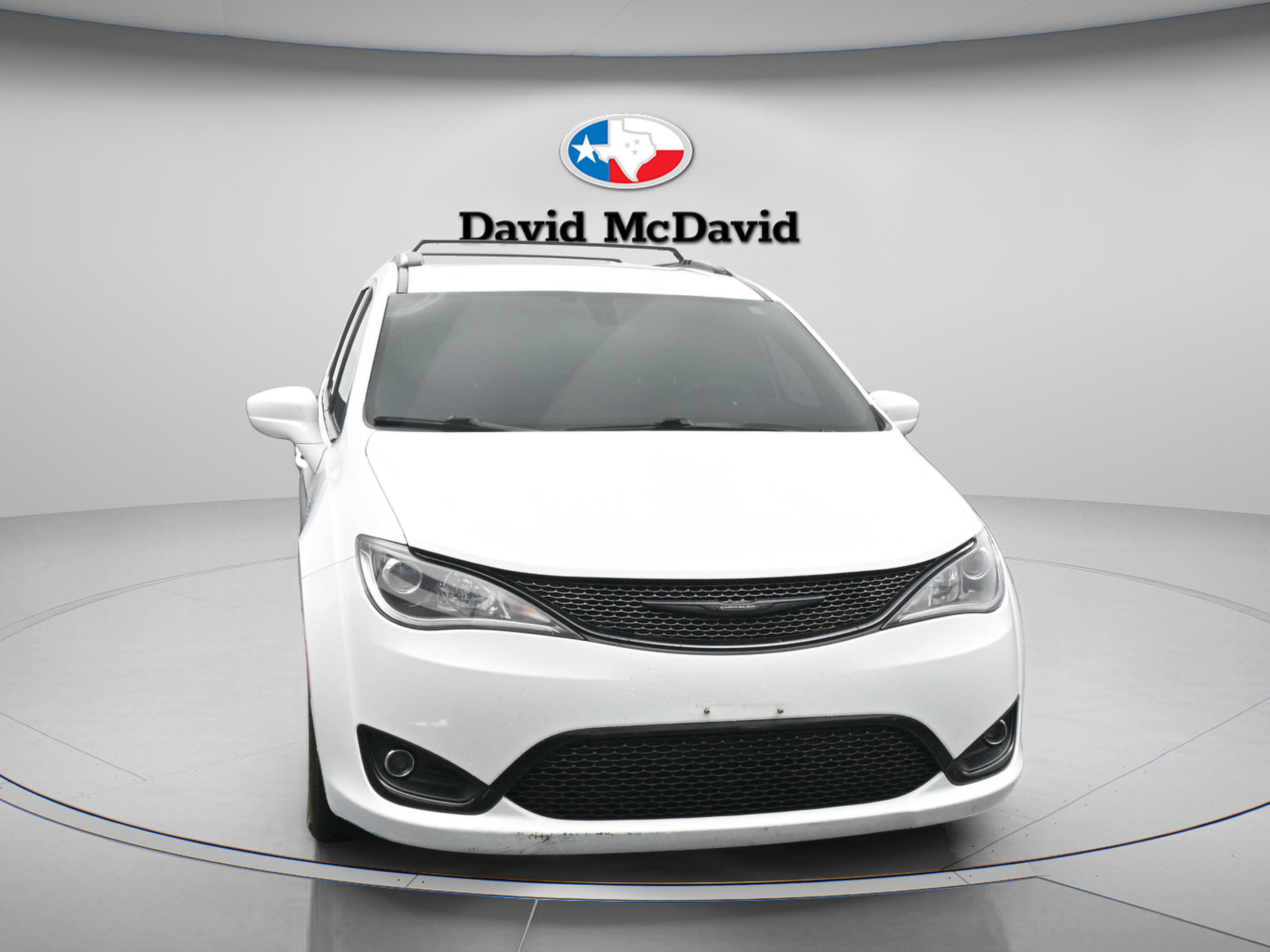 Used 2020 Chrysler Pacifica Touring-L w/ S Appearance Package image 2