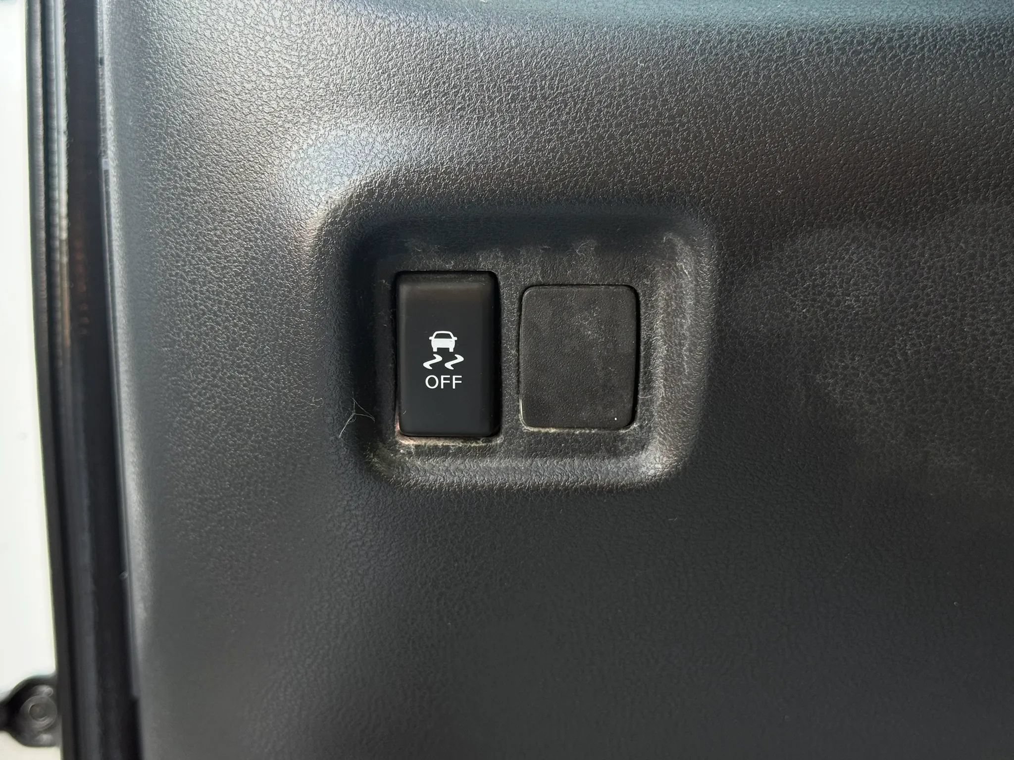 Used 2012 Nissan Versa SV FWD image 20