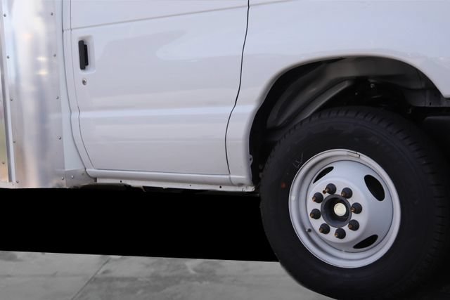 New 2027 Ford E-450 and Econoline 450 Super Duty w/ Power Equipment Group RWD image 4