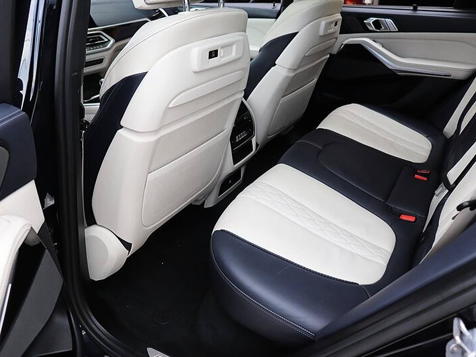 Used 2020 BMW X5 M50i w/ Executive Package AWD/4WD image 15