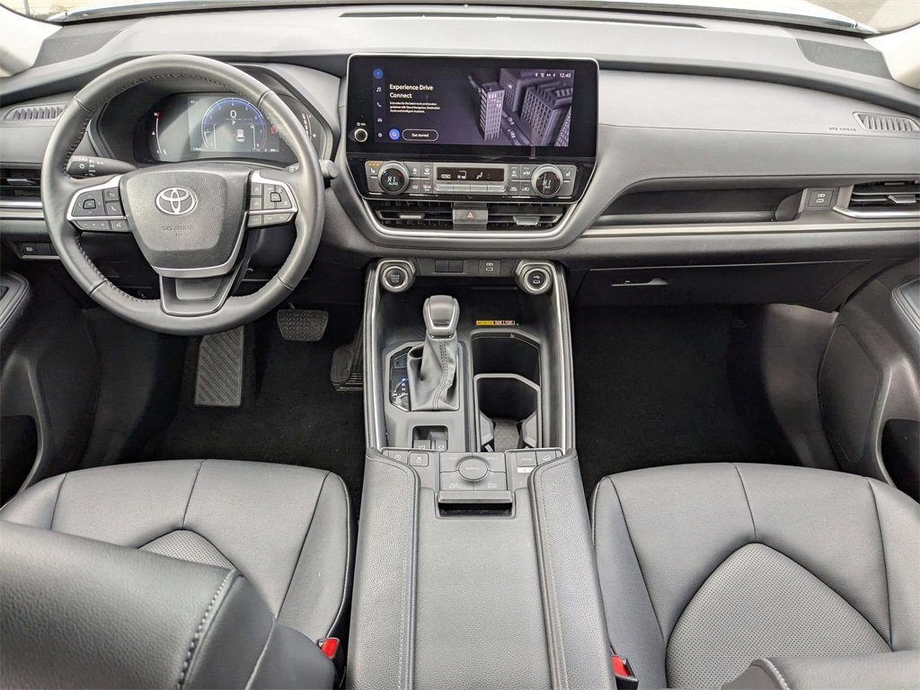 Used 2025 Toyota Grand Highlander AWD image 36