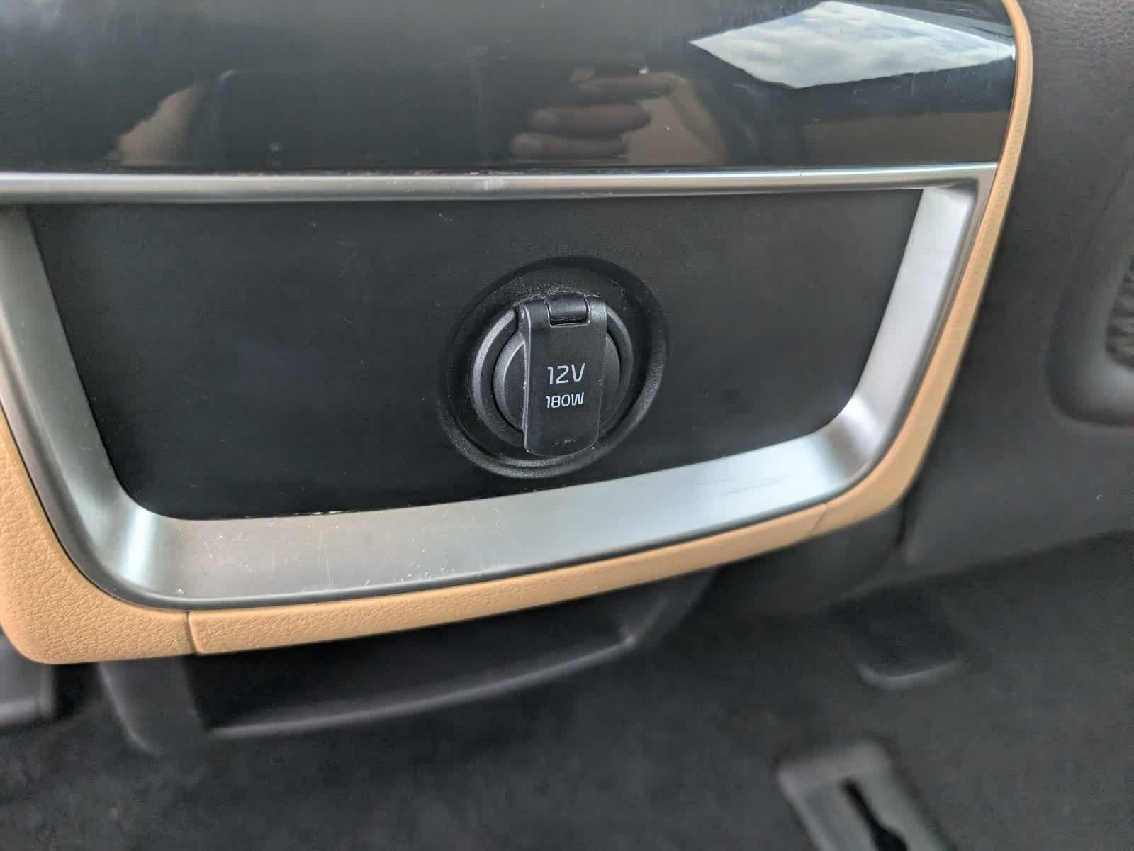 Used 2024 Kia Carnival EX FWD image 16