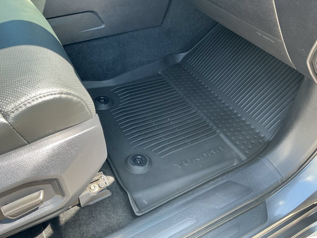 Used 2025 Toyota Tundra Limited AWD/4WD image 19