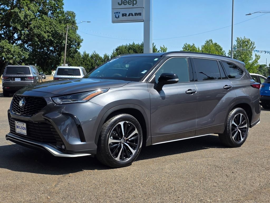 Used 2021 Toyota Highlander XSE image 1