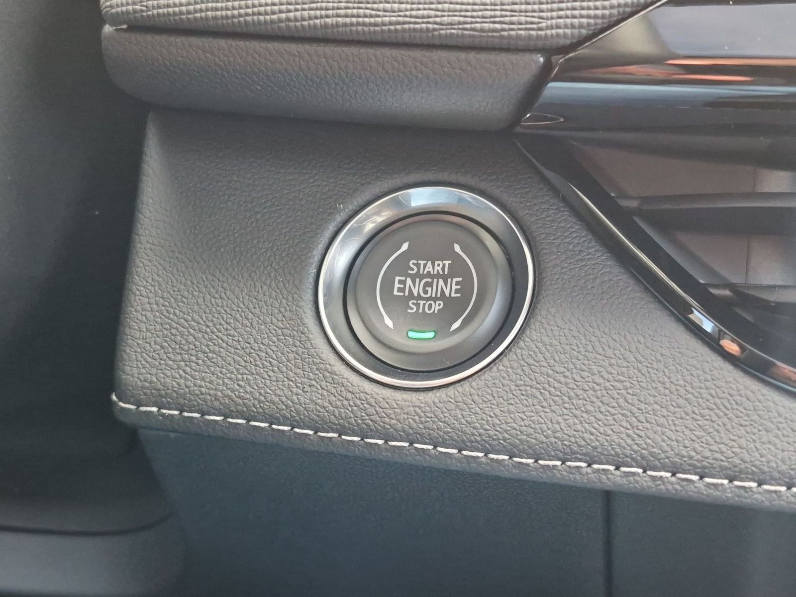 New 2026 Buick Enclave Sport Touring w/ Power Package FWD image 16