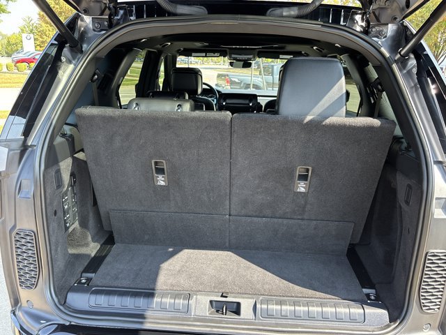 Used 2023 Land Rover Discovery S R-Dynamic AWD/4WD image 6