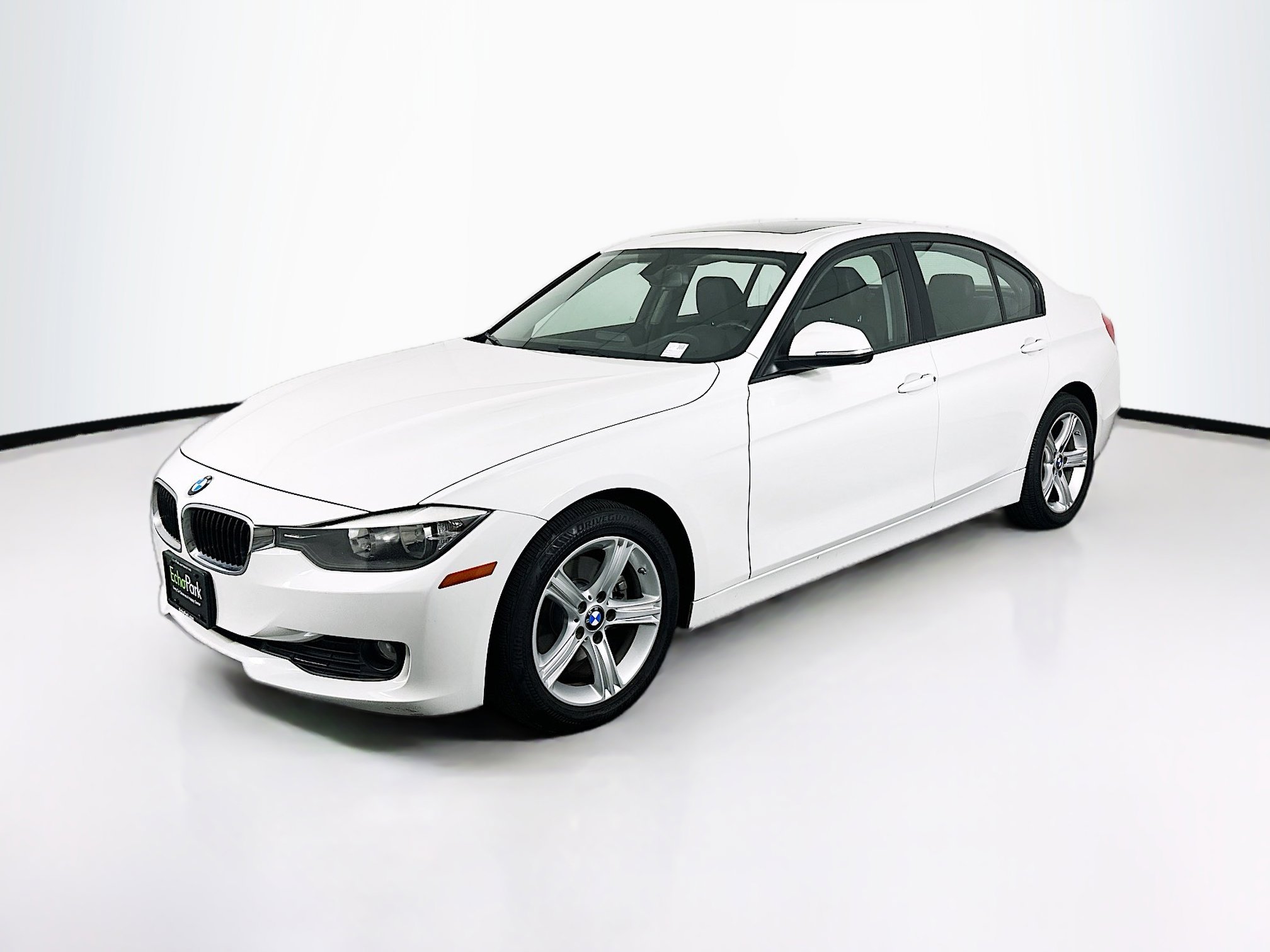 Used 2013 BMW 320i Sedan RWD image 3