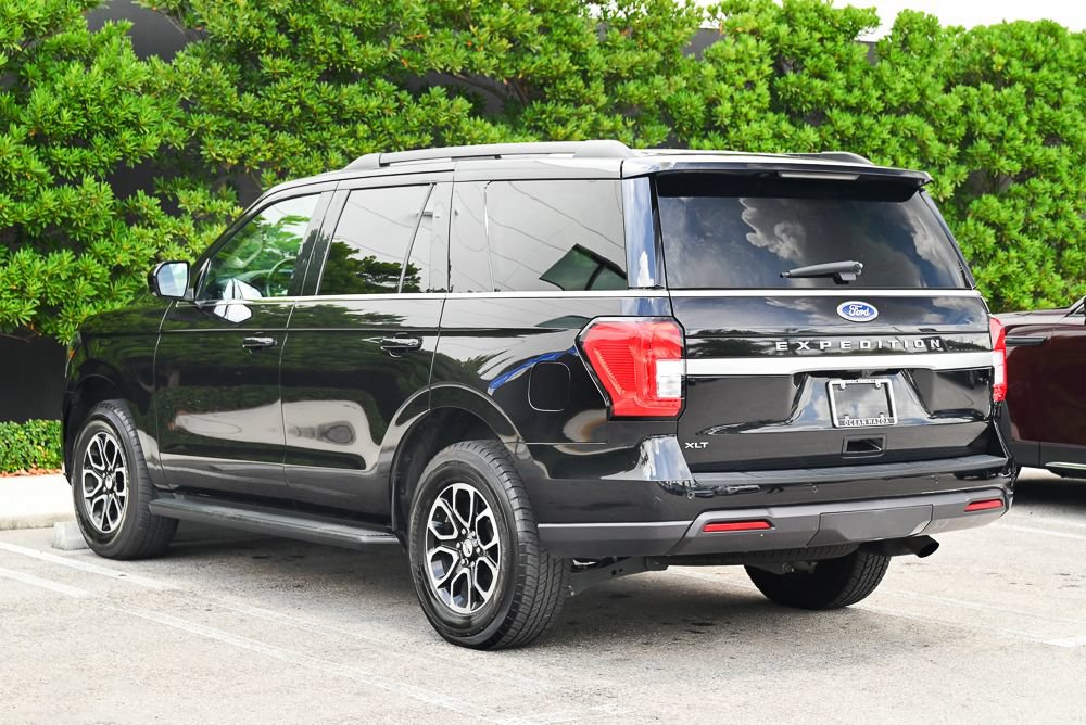 Used 2024 Ford Expedition XLT RWD image 4