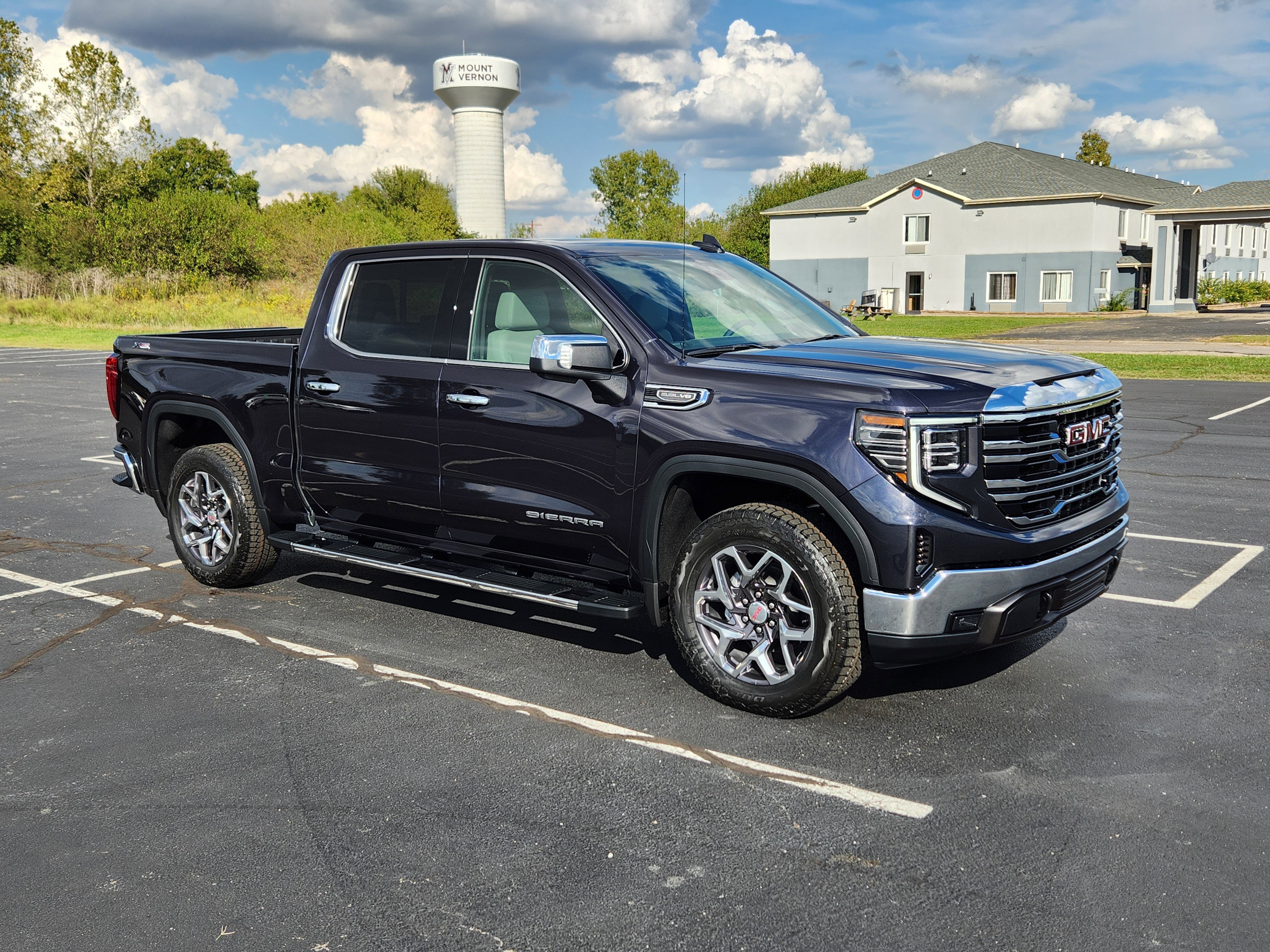 New 2026 GMC Sierra 1500 SLT w/ SLT Premium Package image 6