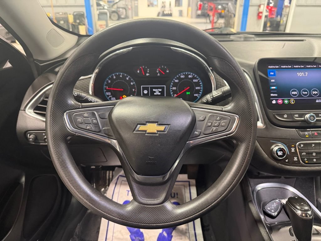Used 2020 Chevrolet Malibu LT FWD image 23