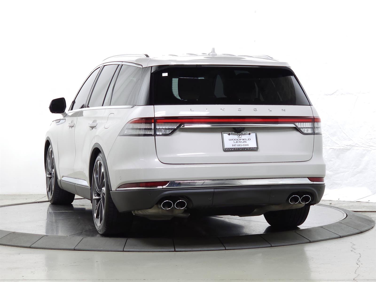 Used 2020 Lincoln Aviator Reserve w/ Equipment Group 202A image 6