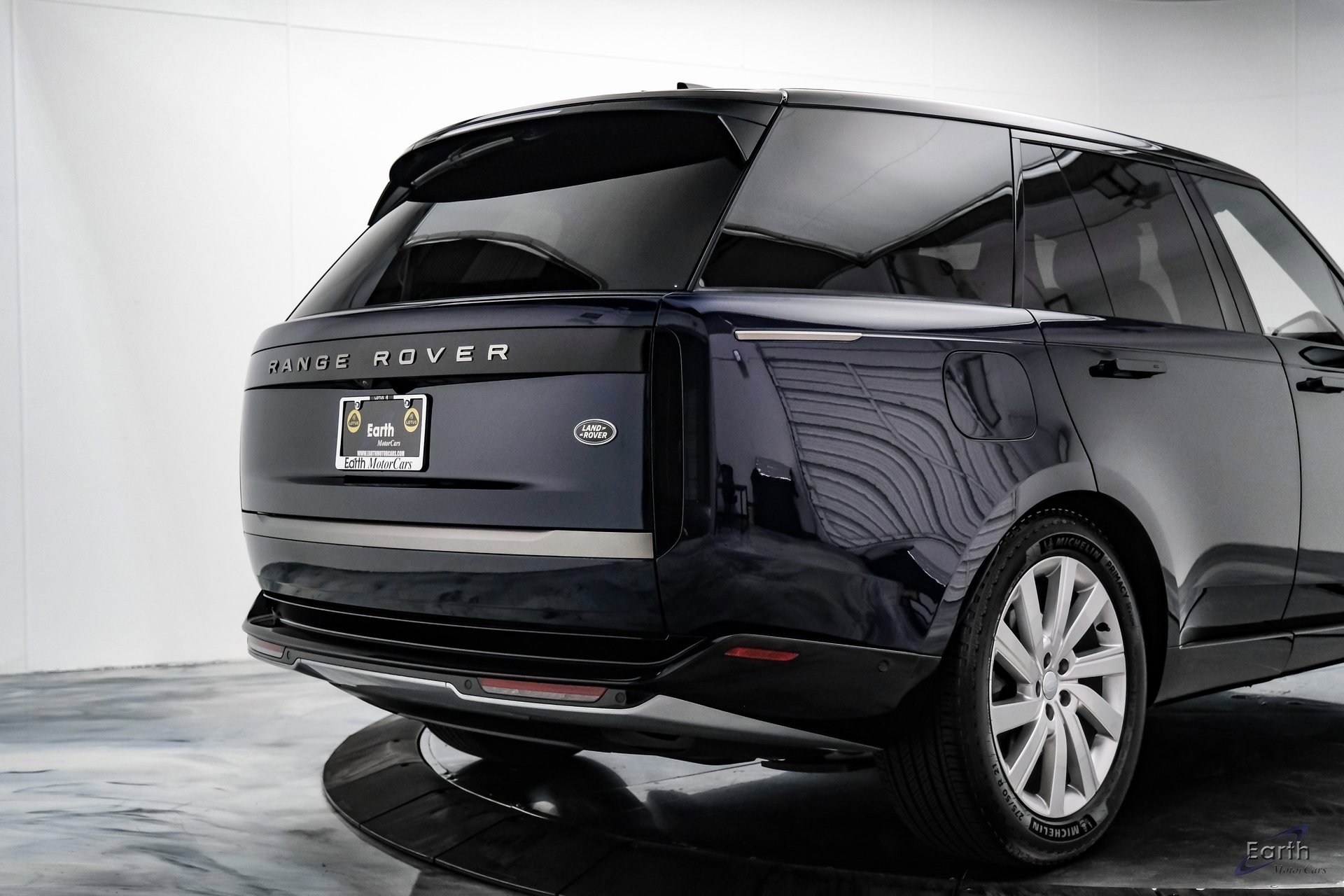 Used 2023 Land Rover Range Rover SE image 12