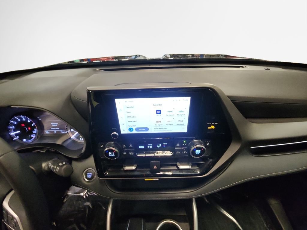 Used 2023 Toyota Highlander XLE AWD/4WD image 23
