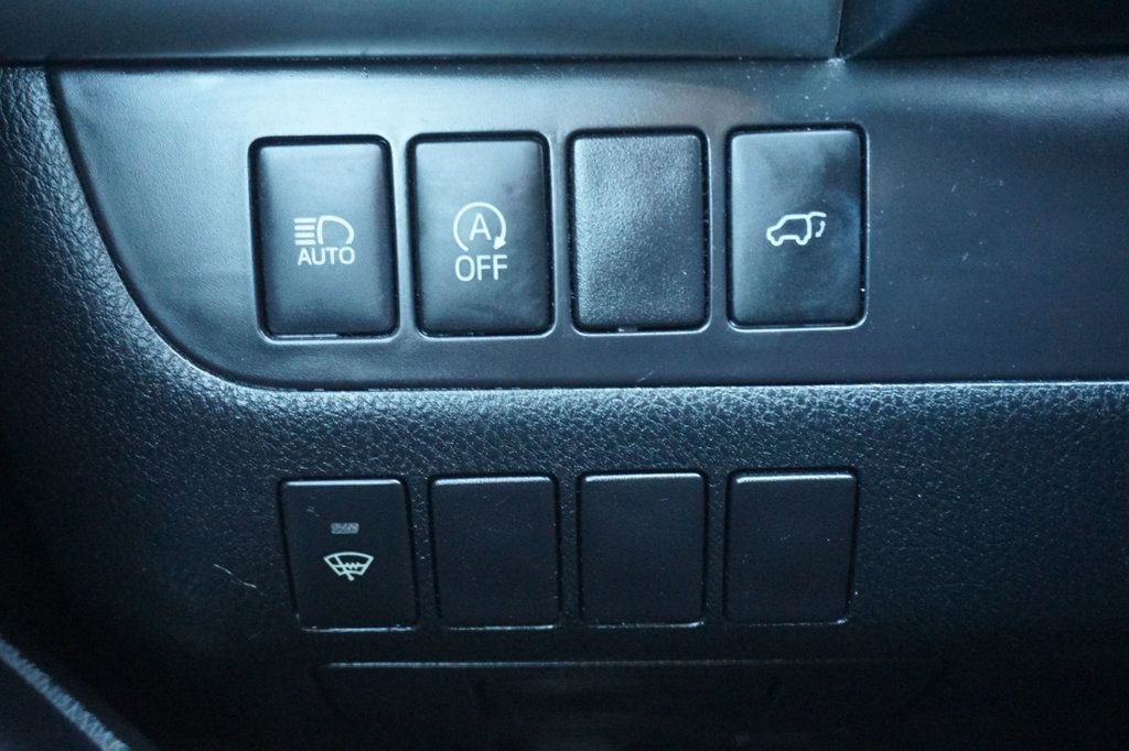 Used 2017 Toyota Highlander SE FWD image 26