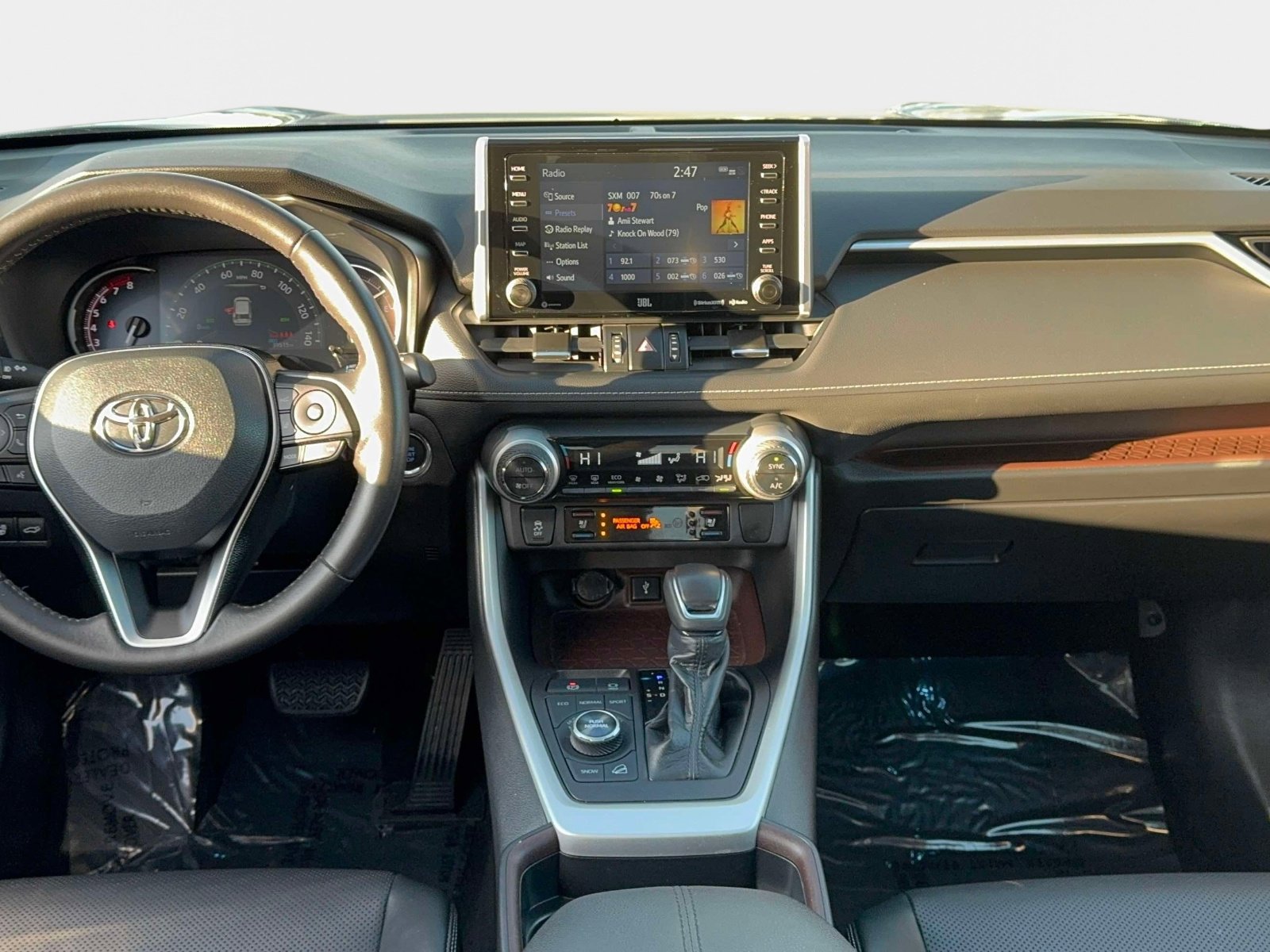 Certified 2021 Toyota RAV4 Limited w/ Limited Grade Weather Package AWD/4WD image 18