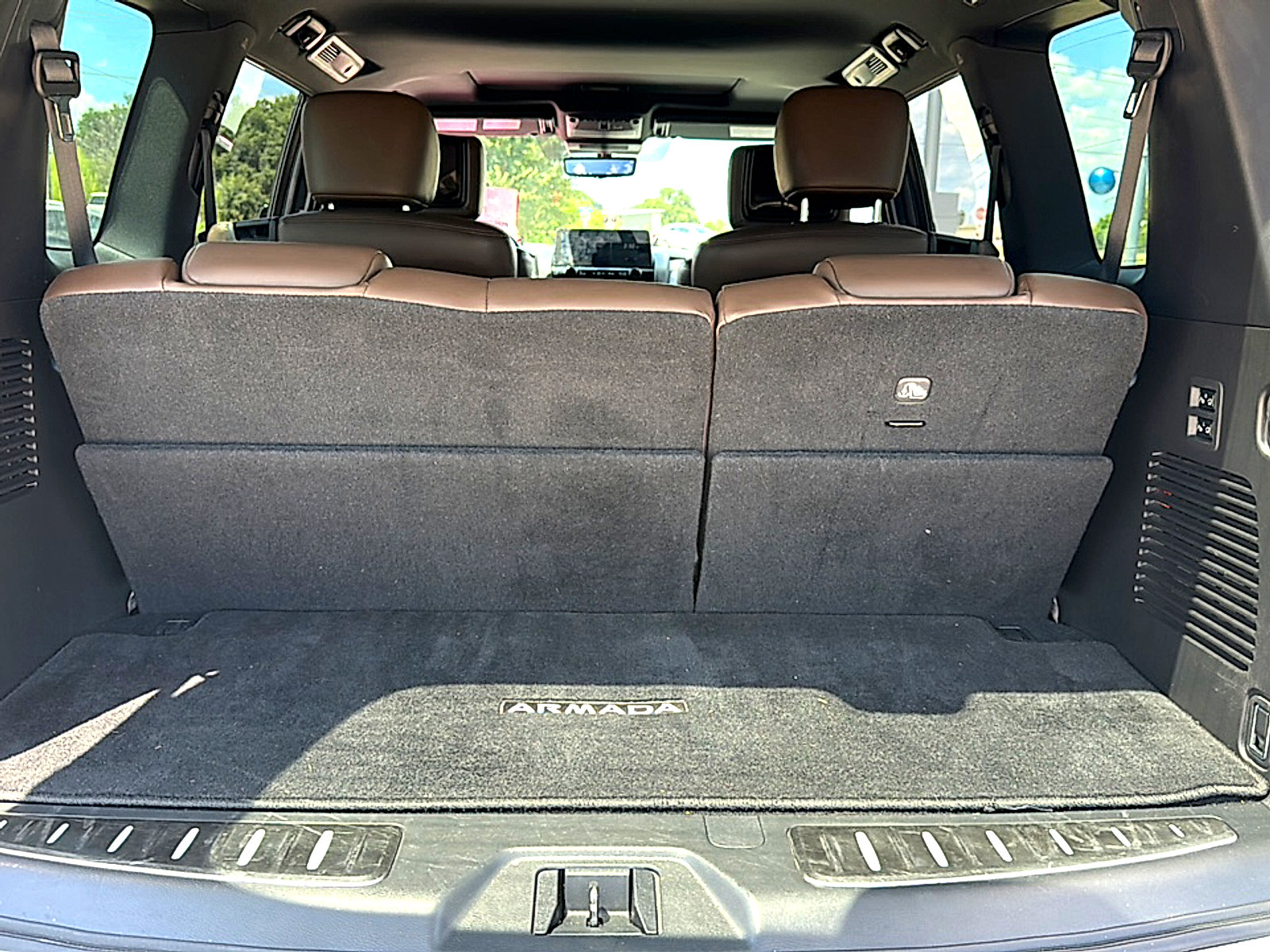 Used 2021 Nissan Armada Platinum w/ Captain's Chairs Package RWD image 26