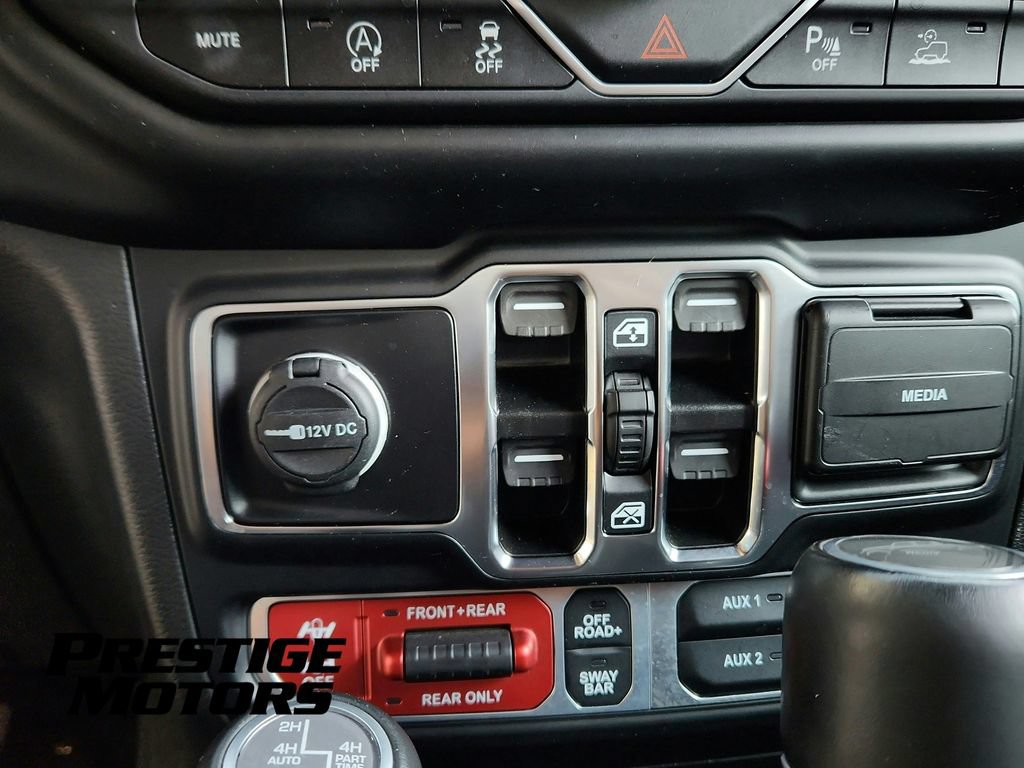 Used 2022 Jeep Gladiator Rubicon w/ LED Lighting Group AWD/4WD image 14
