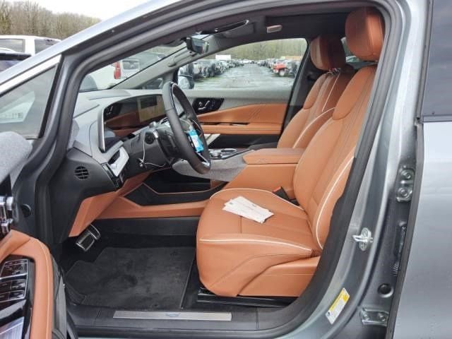 Used 2025 Cadillac Optiq Luxury 2 AWD/4WD image 3